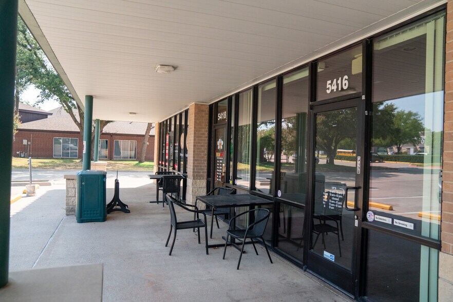 More Photos Of 5400-5420 Basswood Blvd, Fort Worth Unknown For Lease