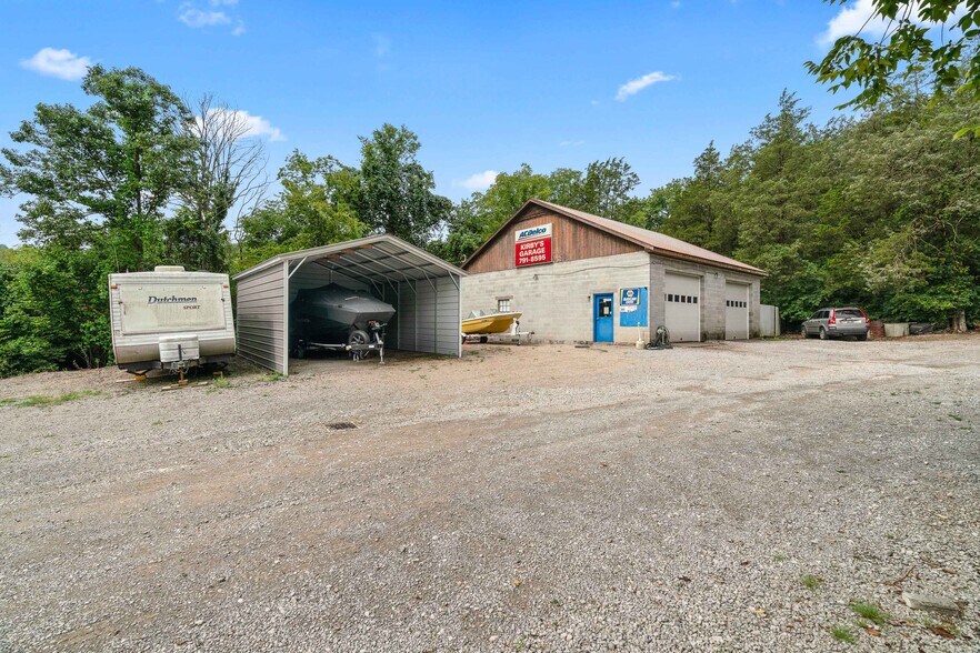 More Photos Of 2197-2231 Hillsboro Rd, Franklin Freestanding For Sale