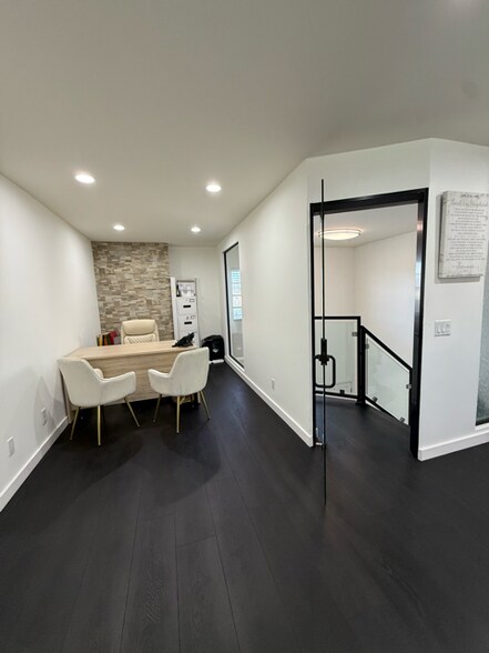 More Photos Of 207 W Alameda Ave, Burbank Office For Sale