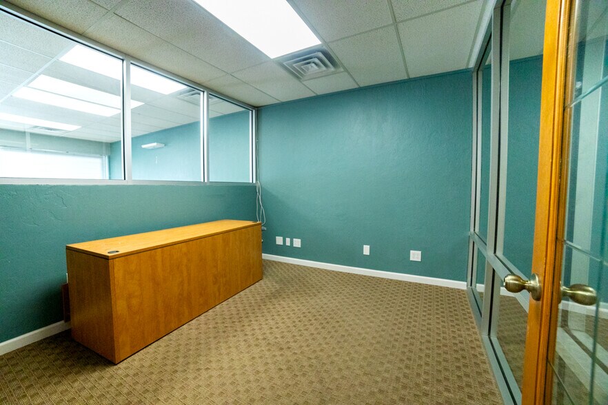 More Photos Of 350 E 7th St, Loveland Office For Lease