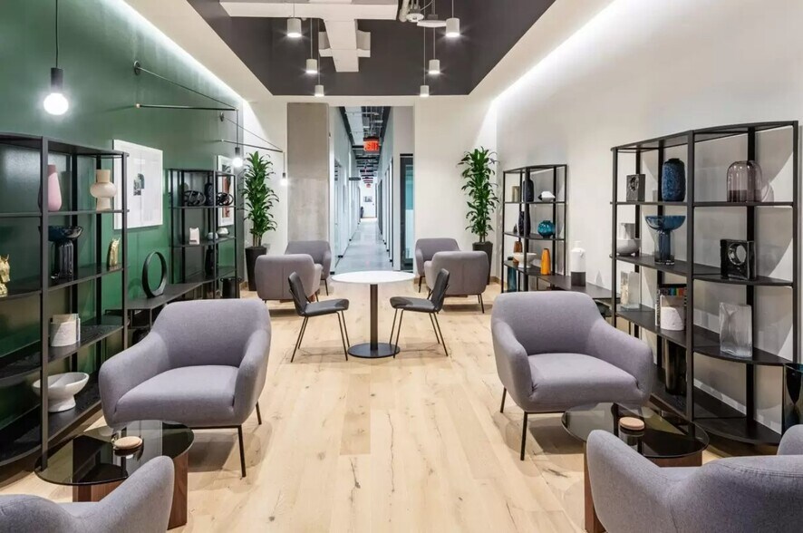 More Photos Of 910 S Pearl Expy, Dallas Coworking Space