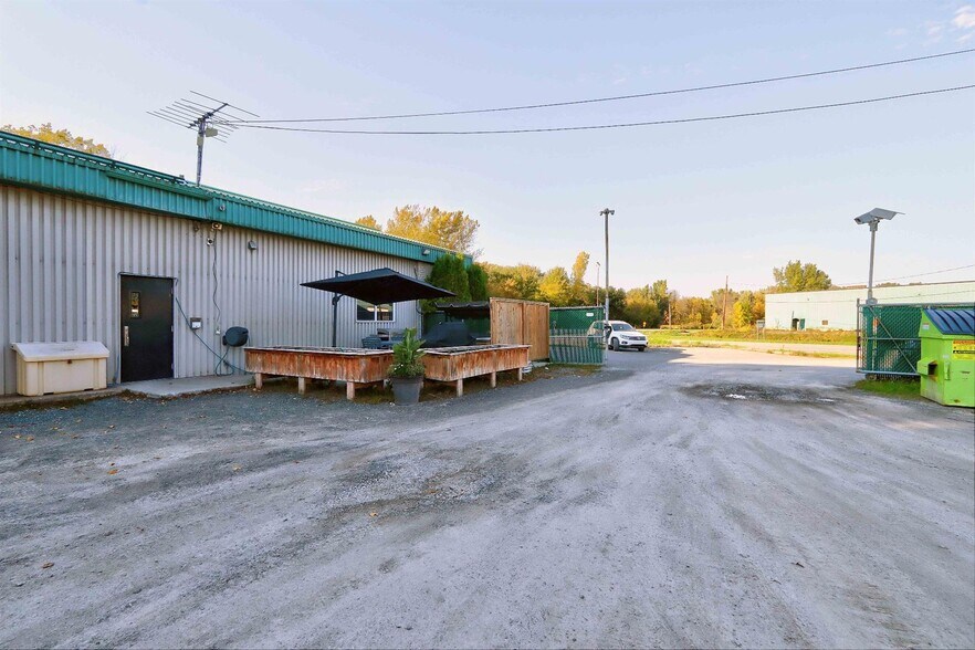 More Photos Of 680 Av Jean-Demers, Bécancour Industrial For Lease