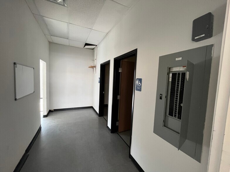 More Photos Of 2350 Miracle Mile Rd, Bullhead City Storefront Retail Office For Sale