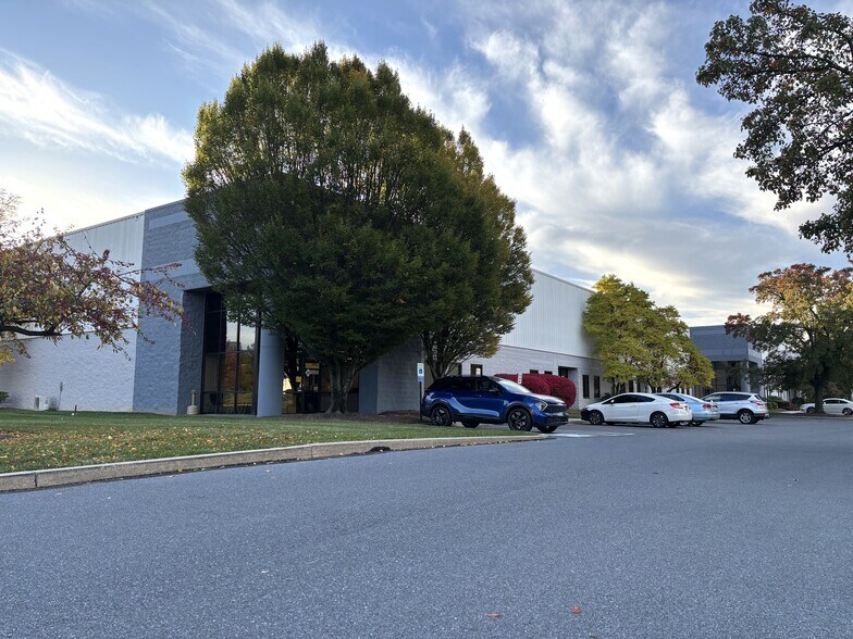 More Photos Of 7566 Morris Ct, Allentown Distribution For Lease