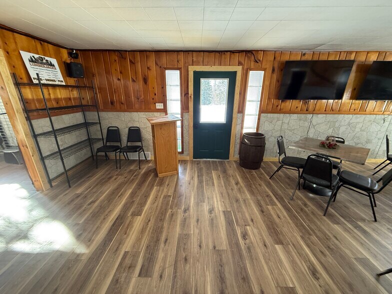 More Photos Of 1640 W US-2, Crystal Falls Restaurant For Sale