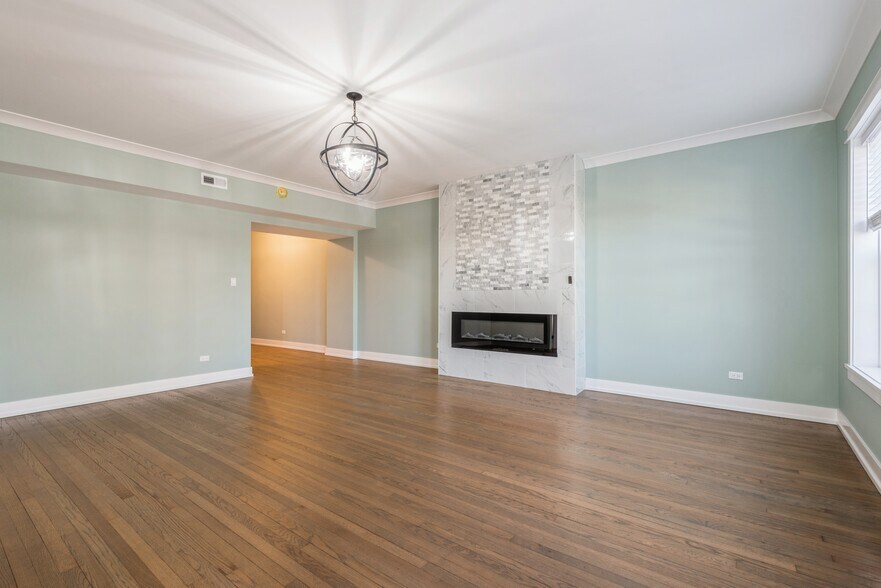 More Photos Of 1535 W Estes Ave, Chicago Multifamily For Sale