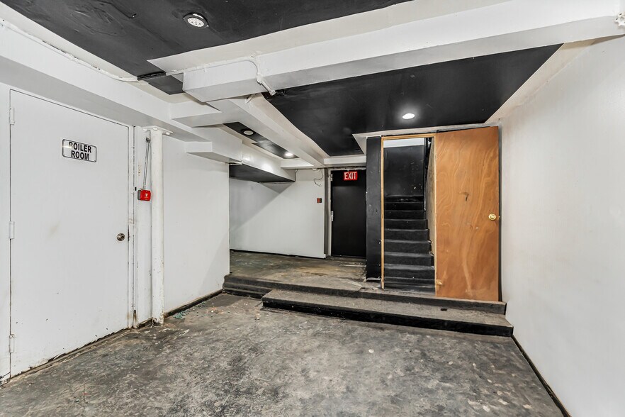 More Photos Of 3910 White Plains Rd, Bronx Storefront Retail Office For Sale