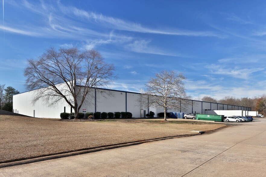 More Photos Of 160 National Ave, Spartanburg Unknown For Lease