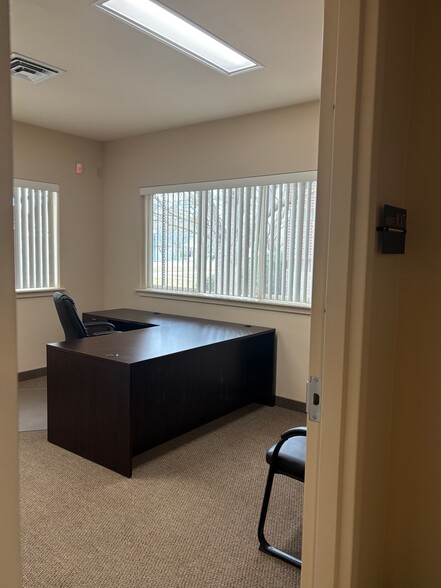 More Photos Of 834 E Winding Creek Dr, Eagle Office For Lease