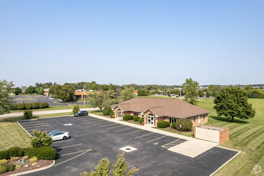 More Photos Of 1920-1930 Commerce Center Blvd, Fairborn Office For Lease