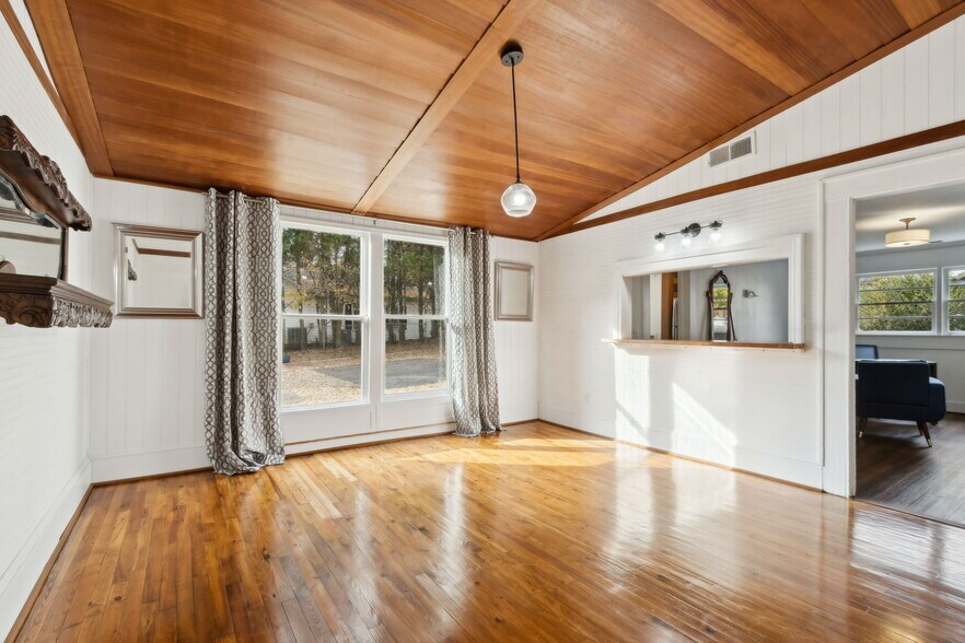 More Photos Of 2951 Moon Station Rd NW, Kennesaw Office For Sale