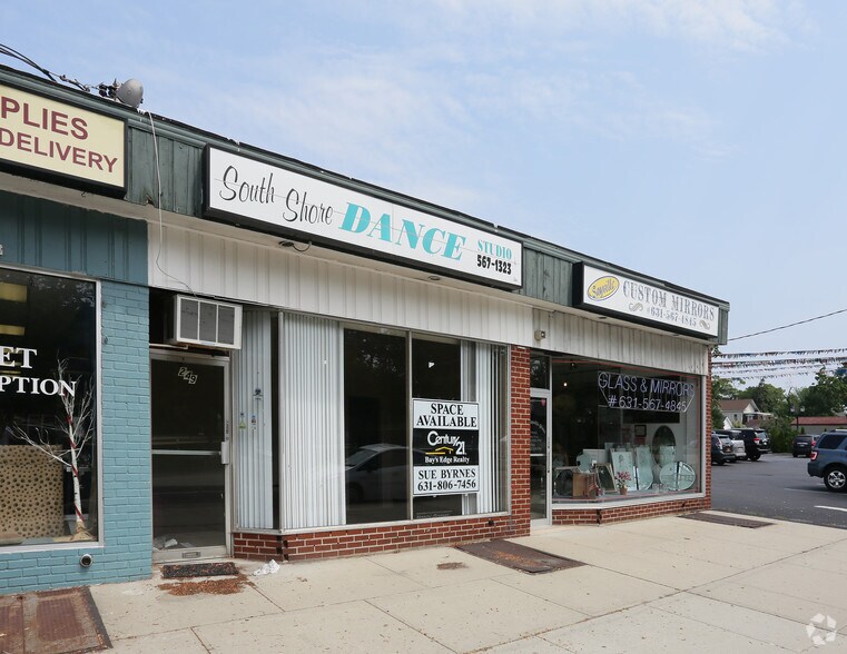 More Photos Of 243-251 W Main St, Sayville Storefront For Lease