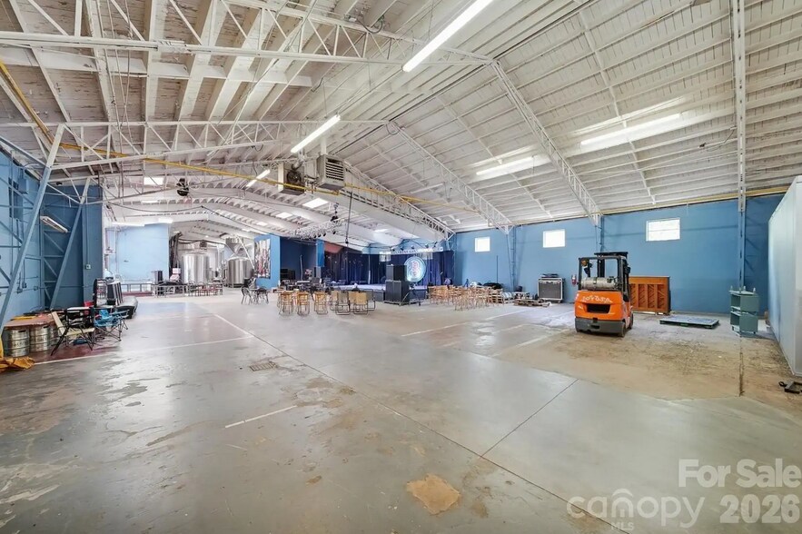 More Photos Of 47 Duke St, Granite Falls Bar For Sale