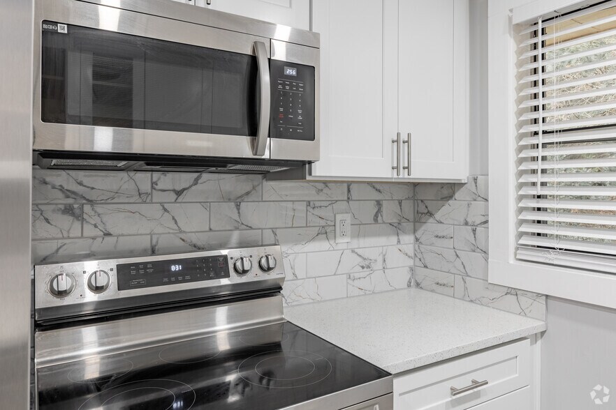 More Photos Of 1031 Scott Blvd, Decatur Apartments For Sale