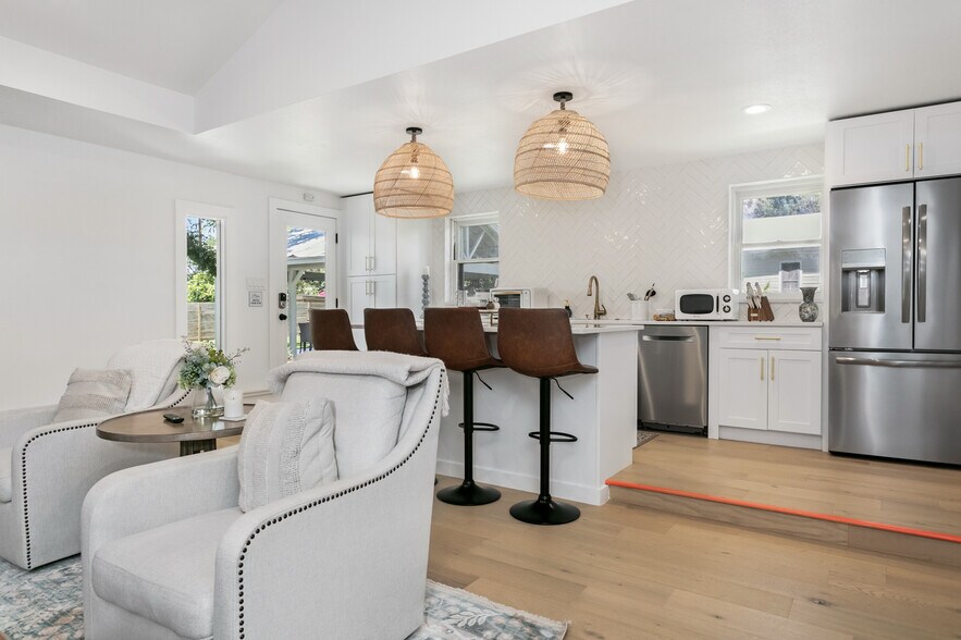 More Photos Of 508 N Orange St, Fredericksburg Specialty For Sale