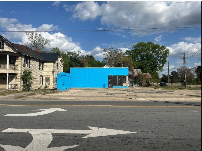 More Photos Of 414 S John St, Goldsboro General Retail For Sale