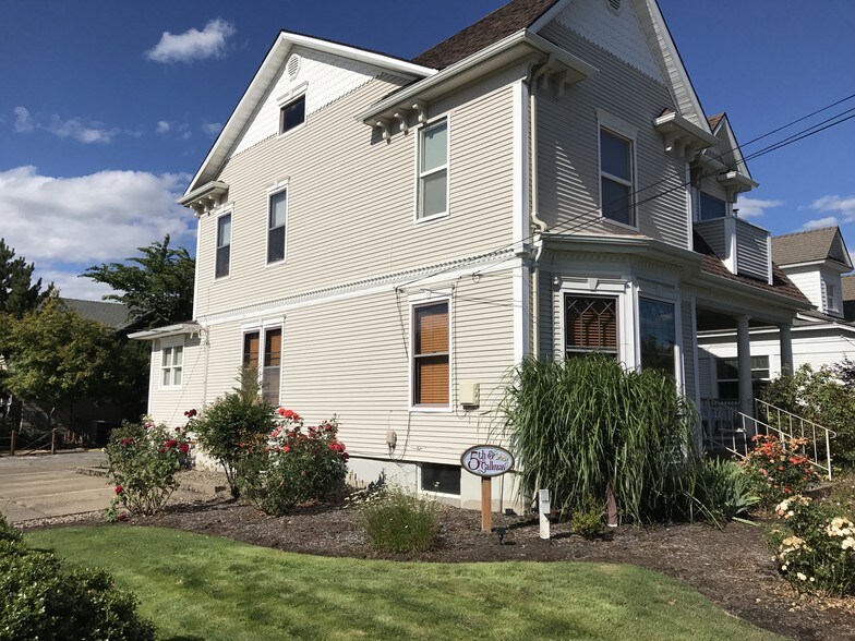 More Photos Of 707 NE 5th St, McMinnville Office For Sale
