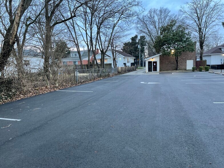 More Photos Of 147 Chenoweth Ln, Louisville Medical For Sale