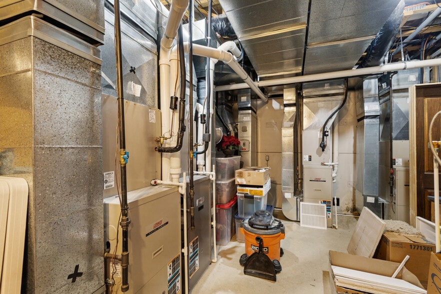 More Photos Of 440 W Centre Ave, Portage Office For Sale