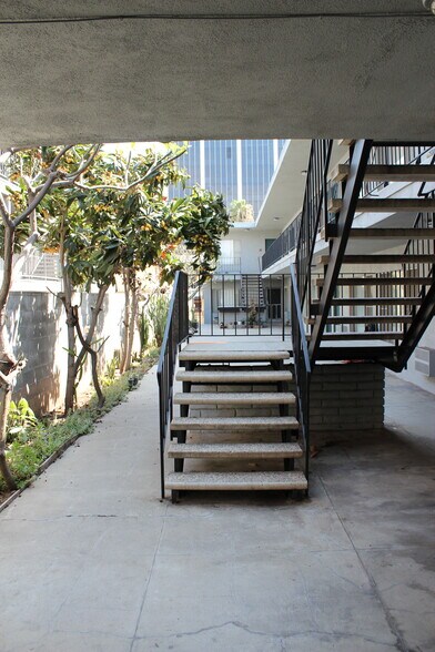 More Photos Of 942 S Burlington Ave, Los Angeles Apartments For Sale