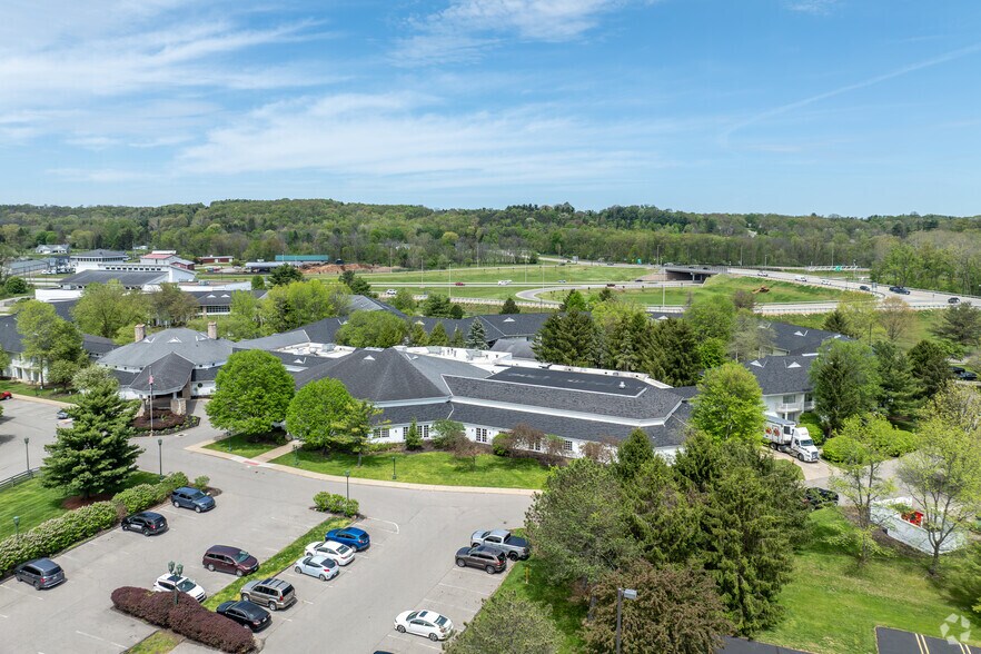 More Photos Of 2299 Cherry Valley Rd SE, Newark Hotel For Lease