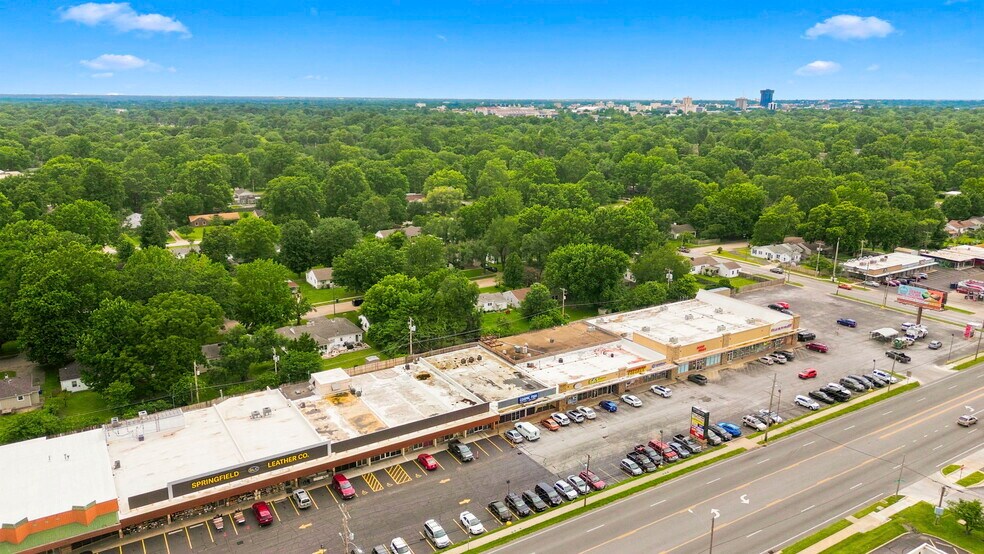 More Photos Of 1445 S Glenstone Ave, Springfield General Retail For Lease