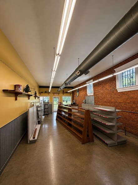 More Photos Of 6943 Monroe, Stockwell Convenience Store For Sale