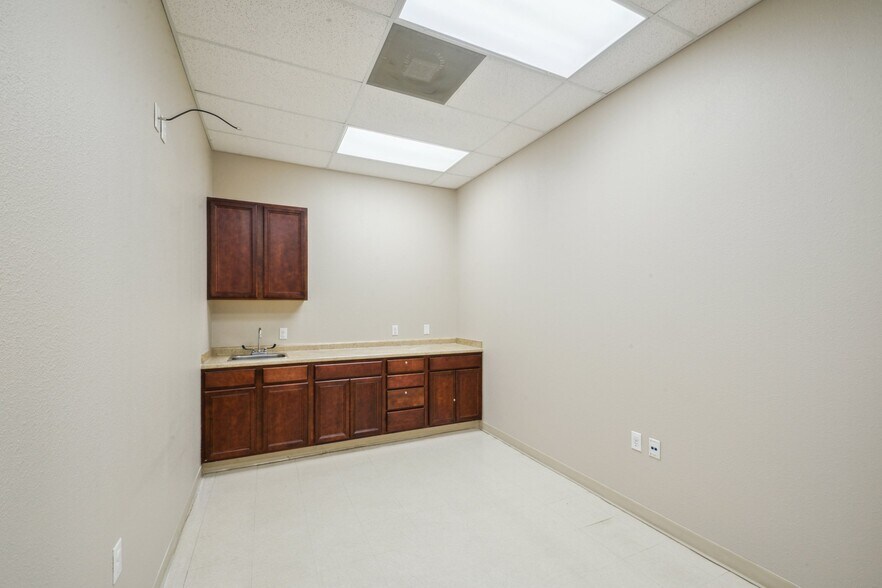 More Photos Of 70340 LA-21, Covington General Retail For Lease