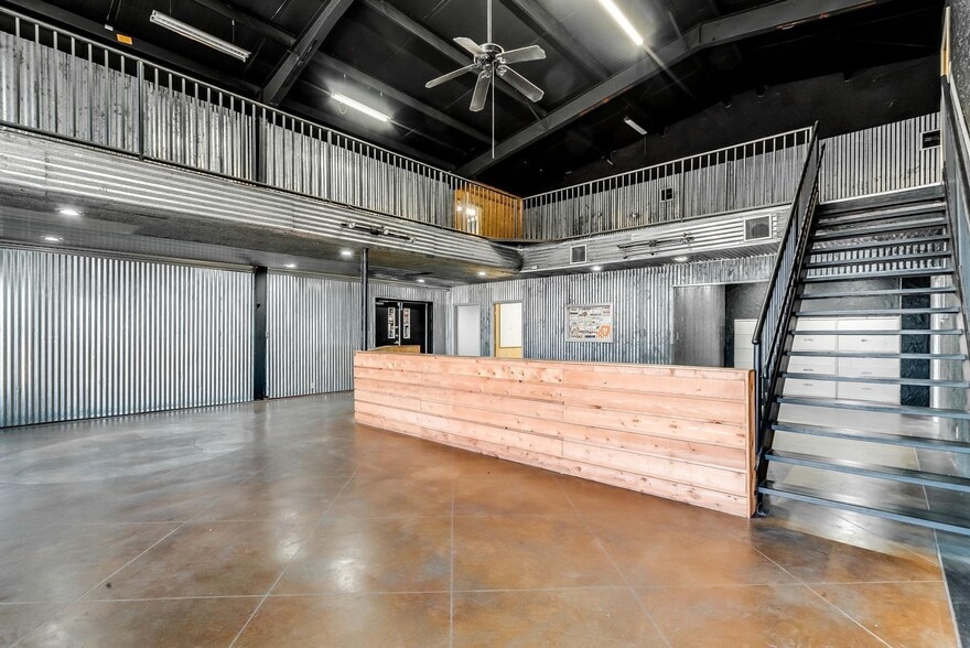 More Photos Of 2217 Old Dennis Rd, Weatherford Service For Sale