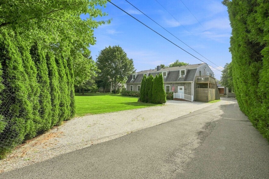 More Photos Of 148 Katama Rd, Edgartown Flex For Sale