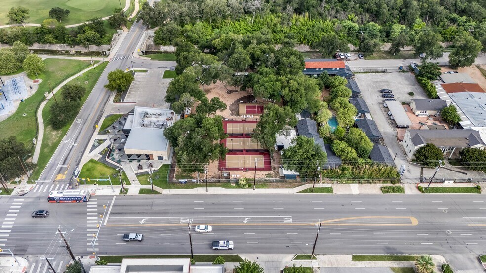 More Photos Of 3015 Broadway St, San Antonio Land For Sale