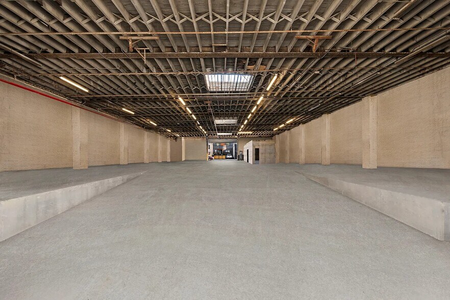 More Photos Of 262 Van Brunt St, Brooklyn Warehouse For Lease