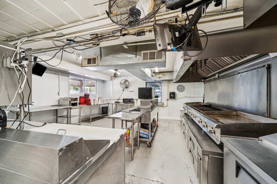 More Photos Of 29301 Hwy 82 Hwy, Park Hill Restaurant For Sale