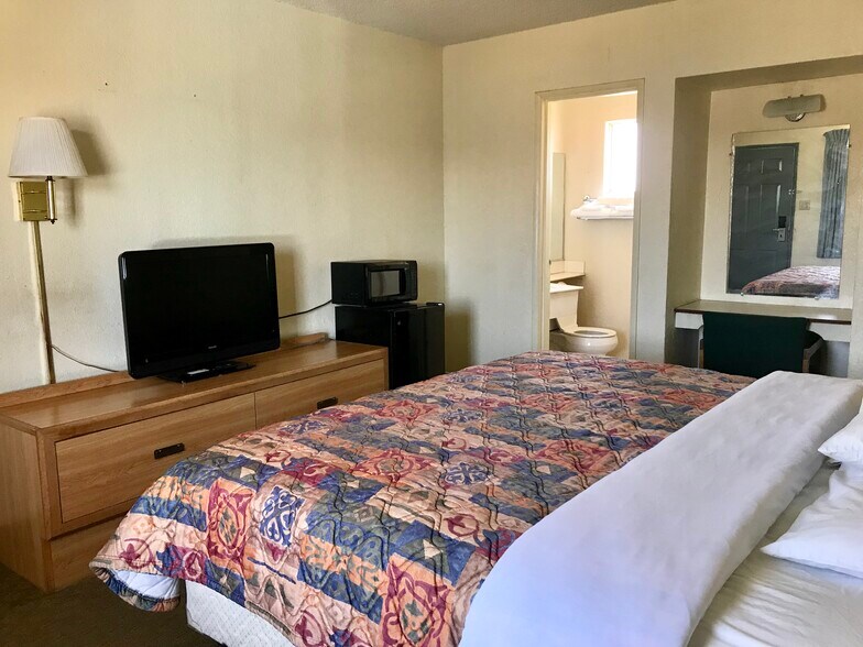 More Photos Of 1214 E Route 66 Blvd, Tucumcari Hotel For Sale