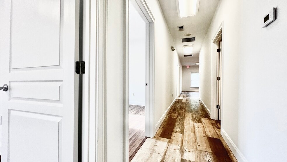 More Photos Of 4080 McGinnis Ferry Rd, Alpharetta Office For Sale