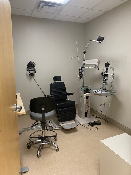 More Photos Of 700 Technology Dr, Charleston Hospital For Sale