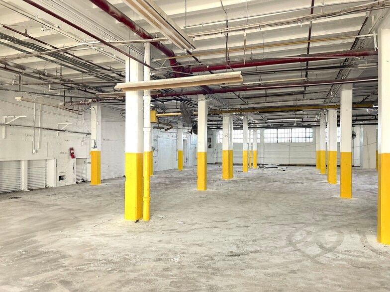 More Photos Of 5213 Grays Ave, Philadelphia Warehouse For Lease