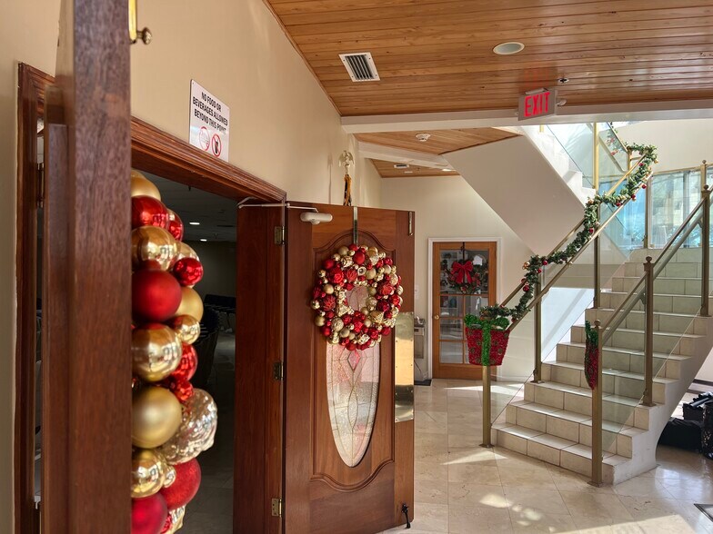 More Photos Of 5400 SW 122nd Ave, Miami Religious Facility For Lease