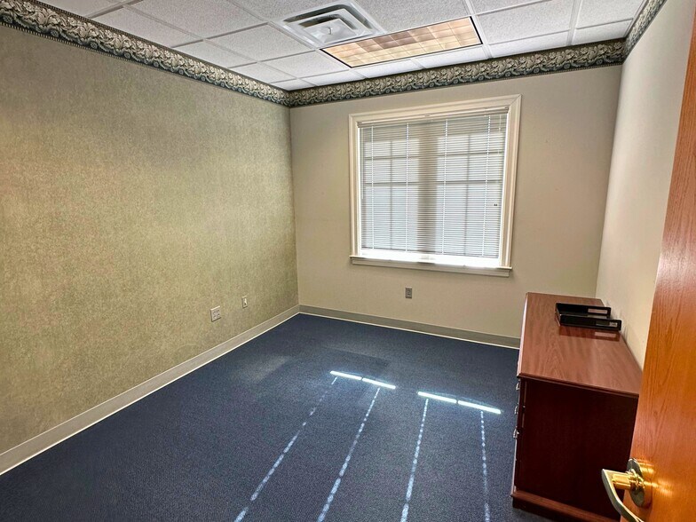 More Photos Of 275 Professional Ct, Riverdale Medical For Sale