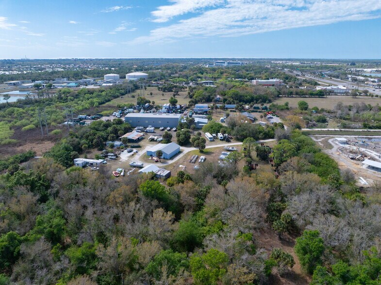 More Photos Of 3530 Laurel Rd E, North Venice Specialty For Sale