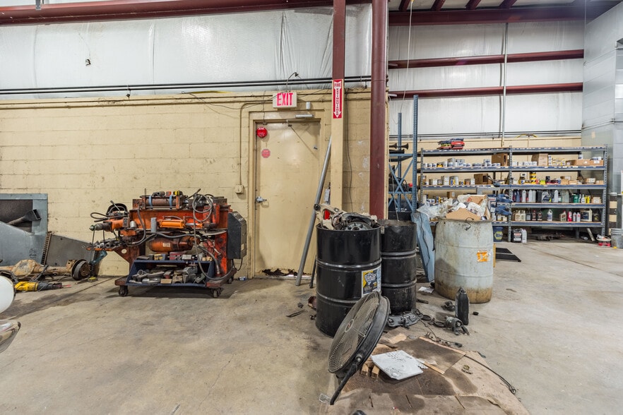 More Photos Of 111 N 12th St, West Columbia General Retail For Sale