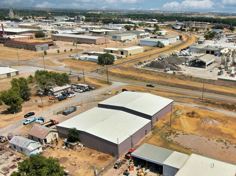 More Photos Of 2 SW G Ave, Lawton Warehouse For Sale