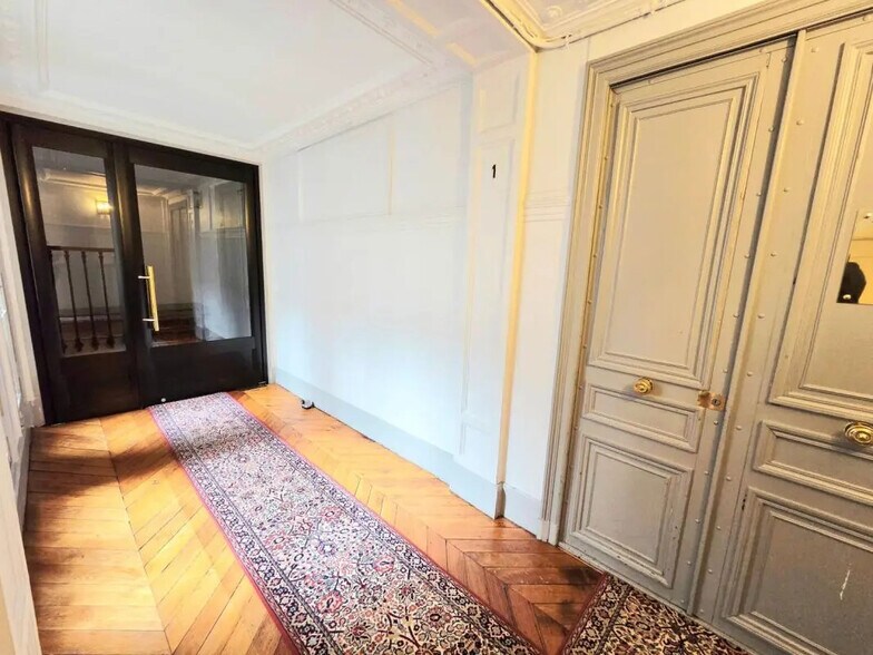 More Photos Of 17 Boulevard Saint-Martin, Paris Apartments For Sale