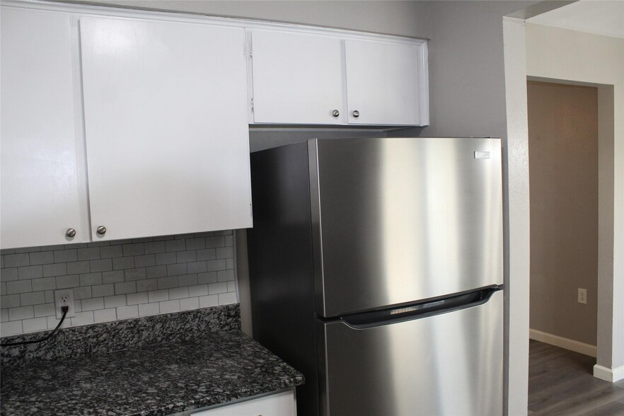 More Photos Of 428 N Dallas Ave, Lancaster Apartments For Sale