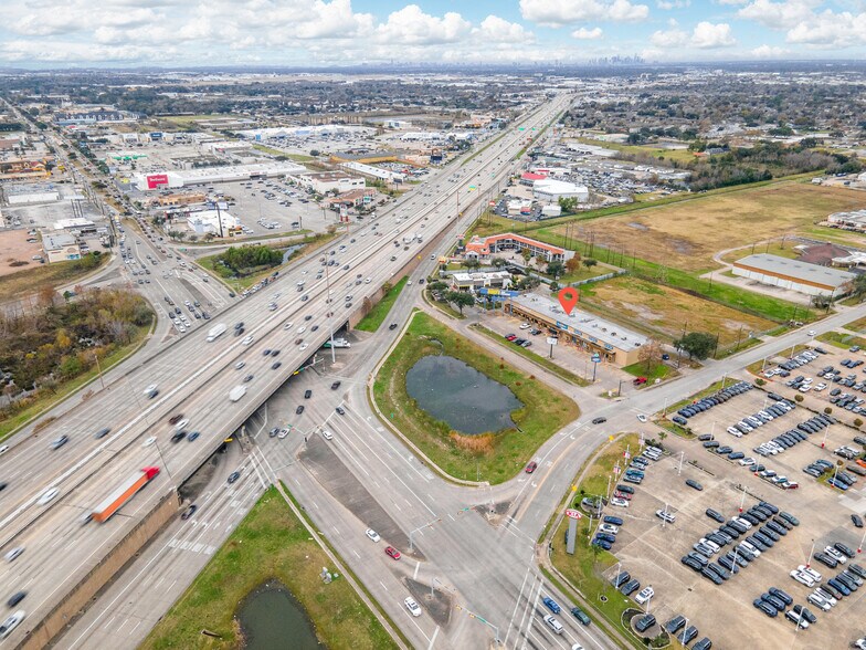 More Photos Of 11657 Gulf Fwy, Houston Unknown For Lease