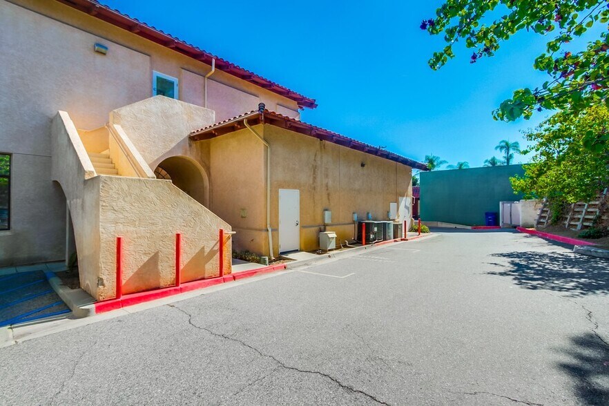 More Photos Of 343 E Alvarado St, Fallbrook Freestanding For Sale