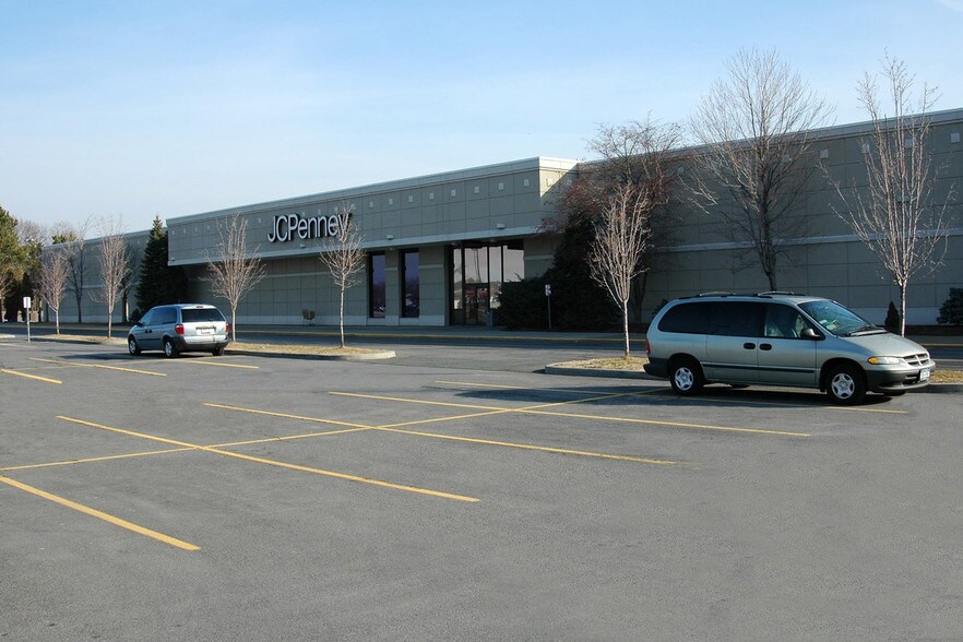 More Photos Of 22 Clifton Country Rd, Clifton Park Unknown For Lease