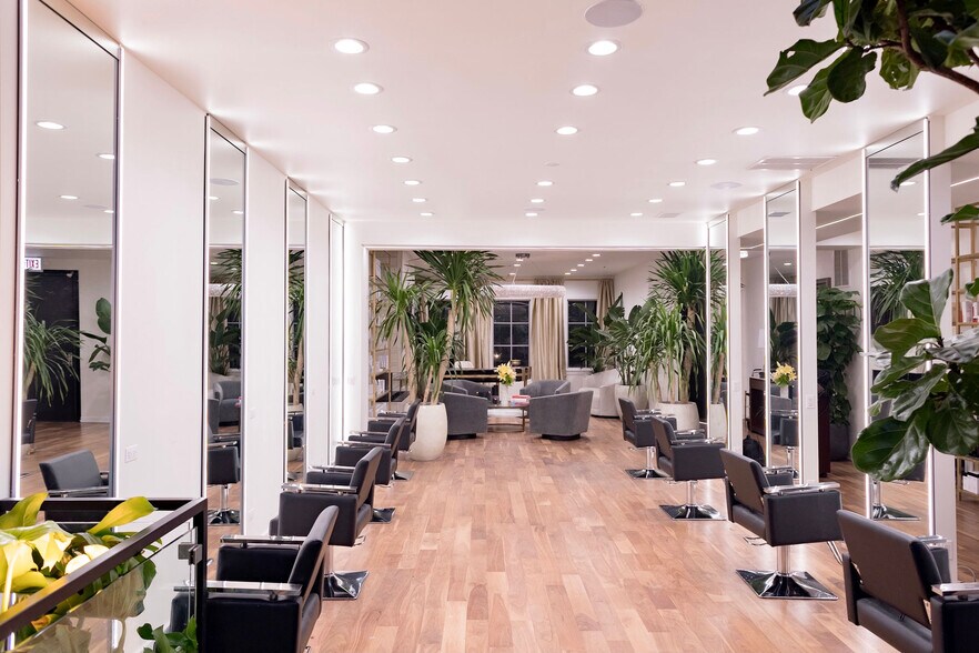 More Photos Of 22 E Elm St, Chicago Storefront Retail Office For Sale