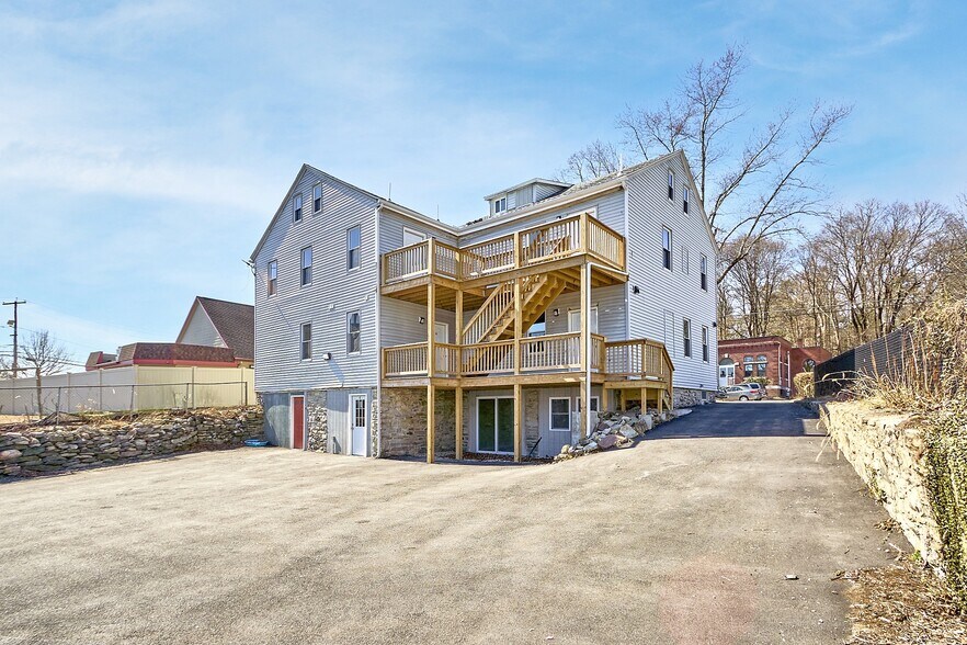 More Photos Of 8 Village St, Dudley Apartments For Sale