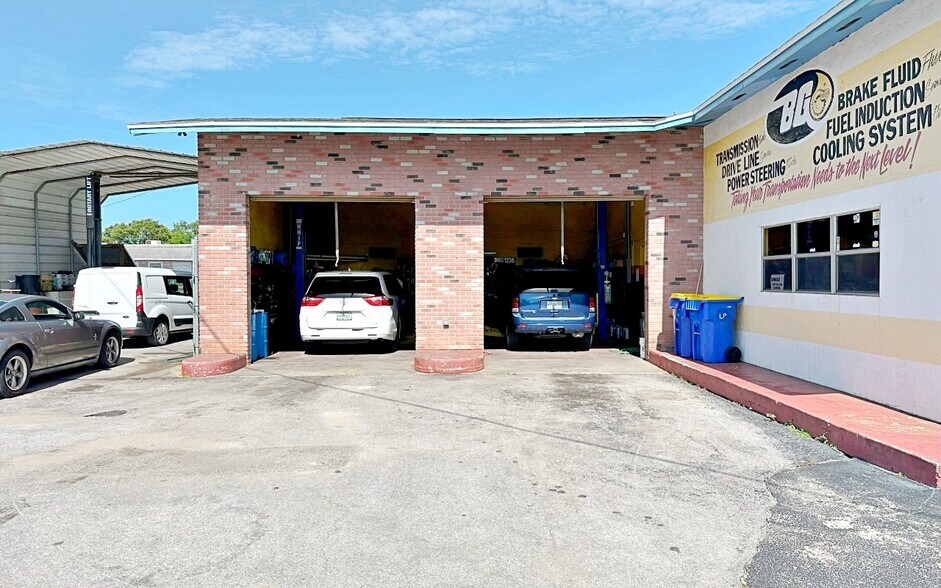 More Photos Of 1 Triangle Park, Lake Placid Auto Repair For Sale